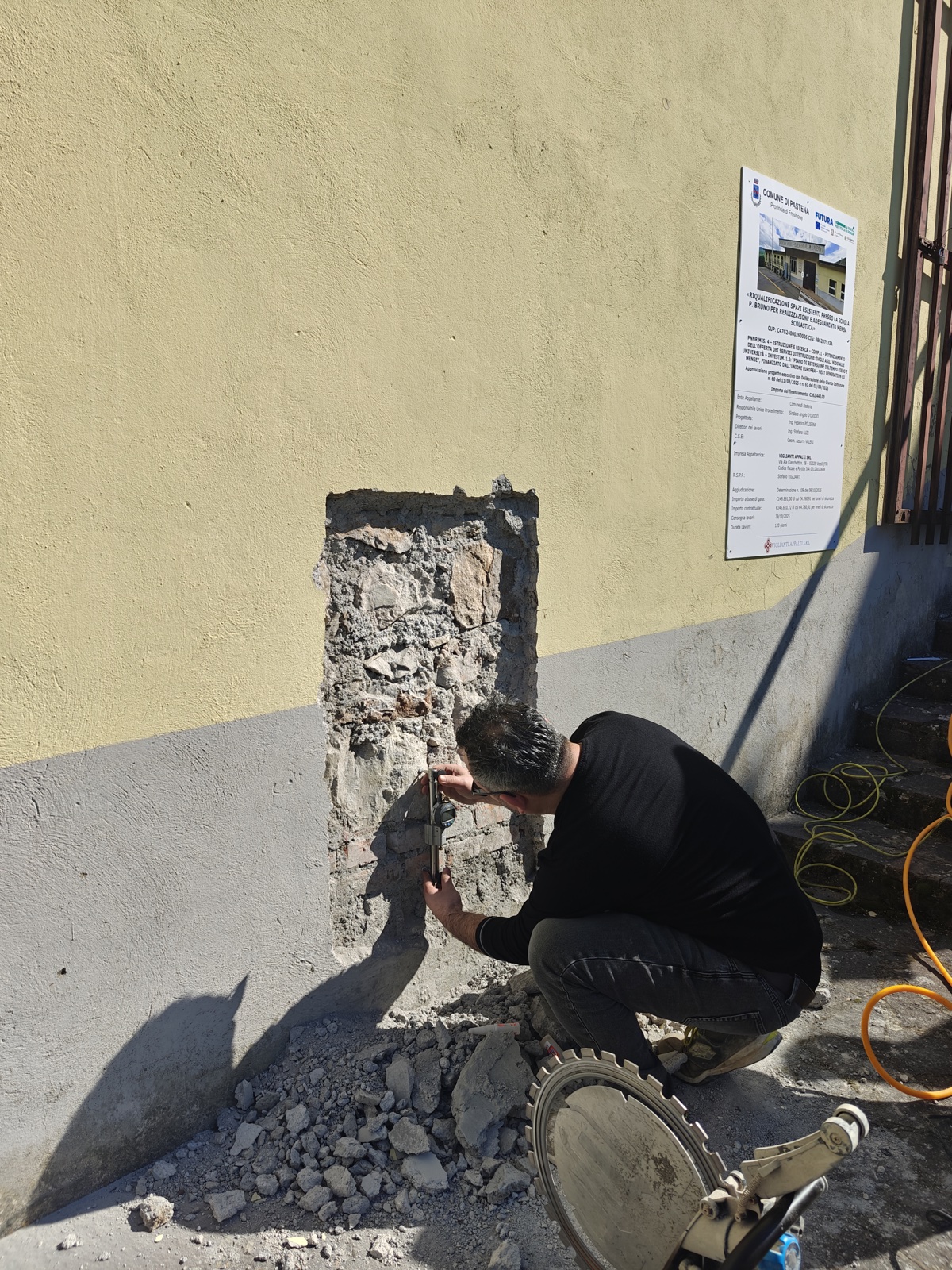 Martinetto piatto singolo installato in giunto di malta su muratura mista esistente — prova in situ IPCS
